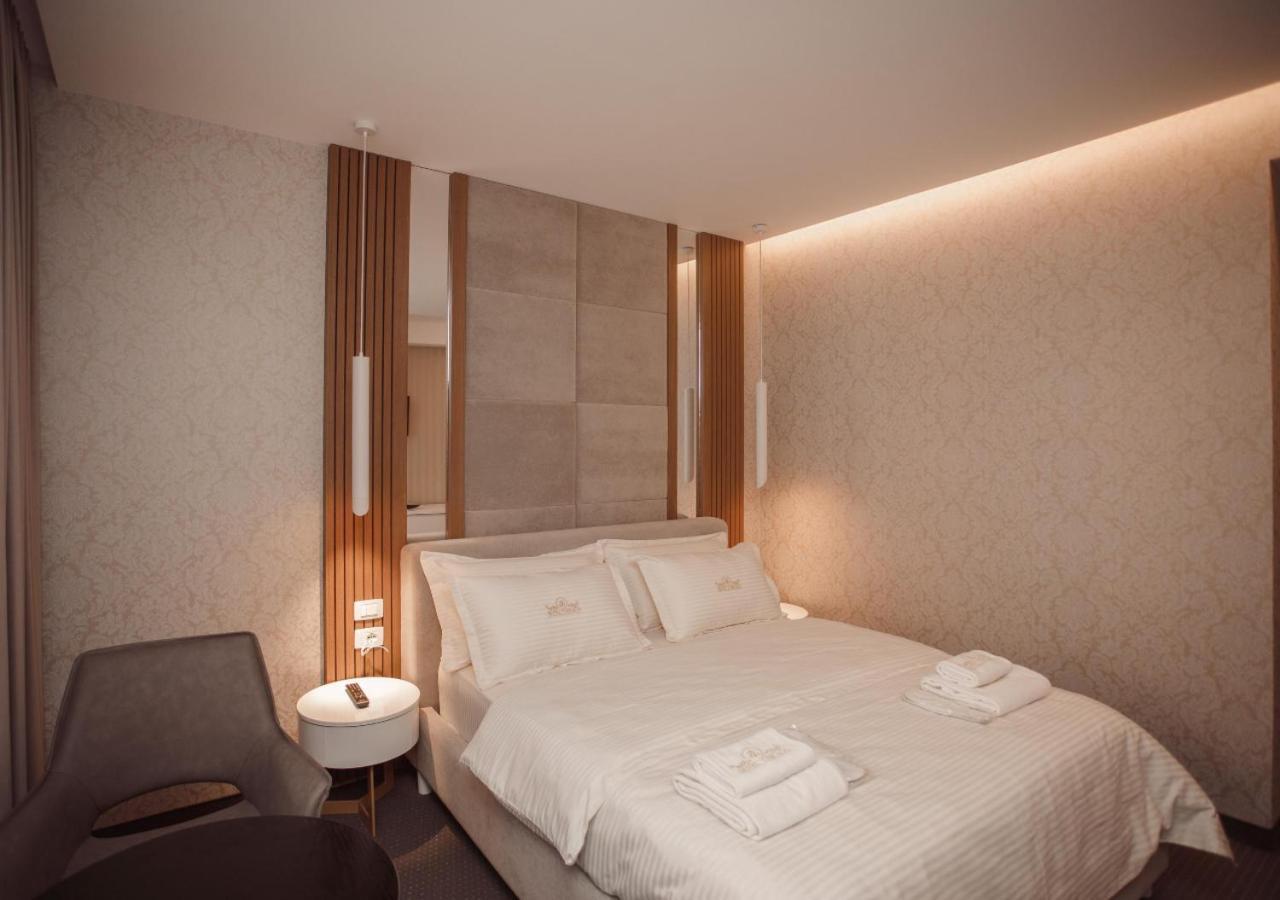Hotel Chicago Shkoder Exterior photo