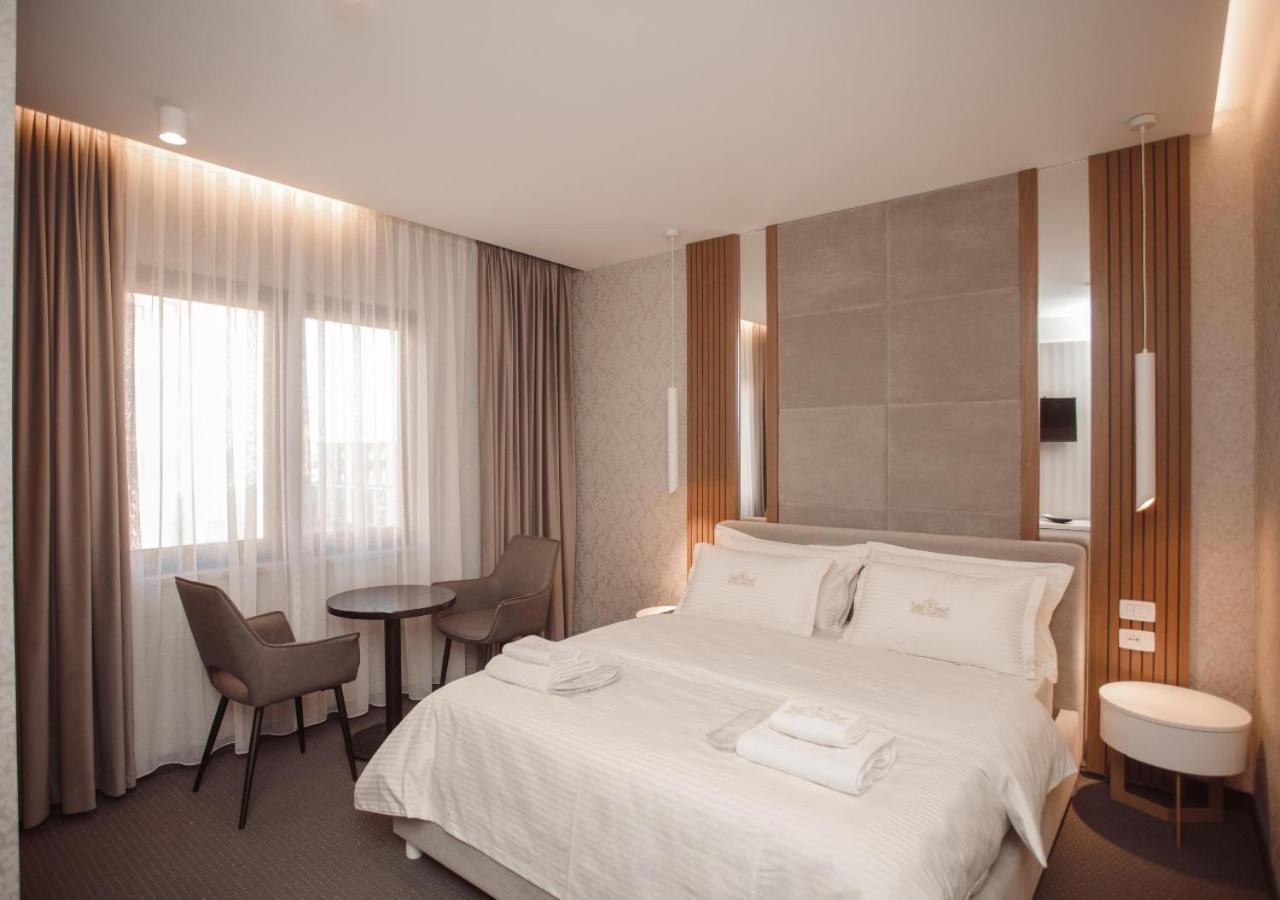 Hotel Chicago Shkoder Exterior photo