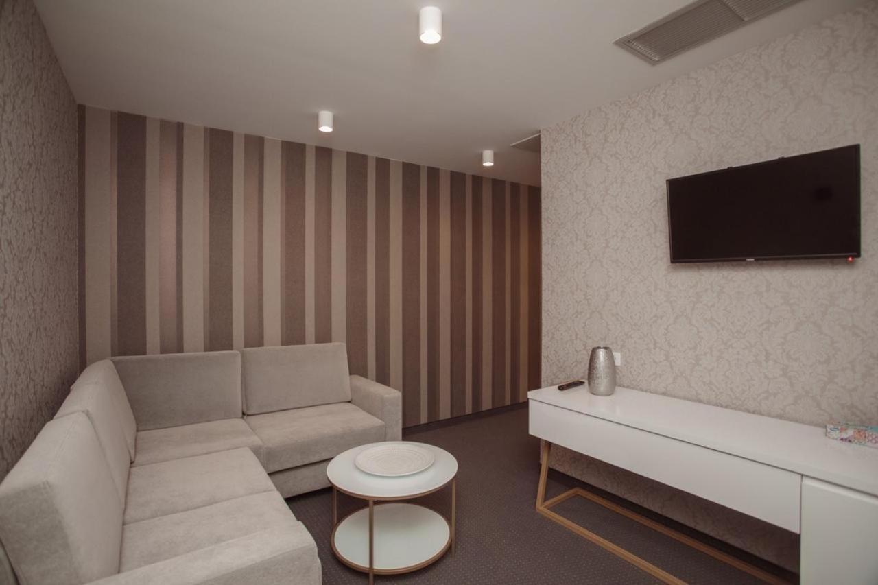 Hotel Chicago Shkoder Exterior photo