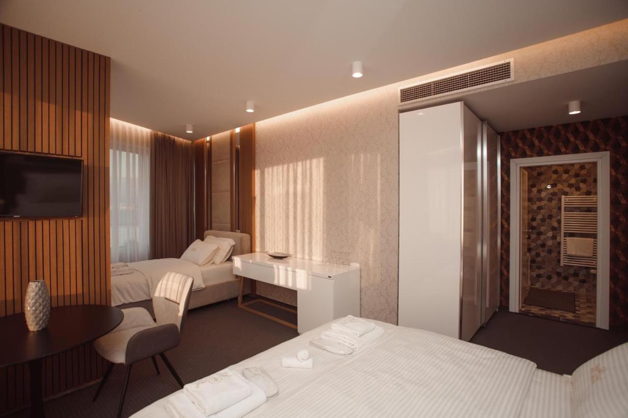 Hotel Chicago Shkoder Exterior photo
