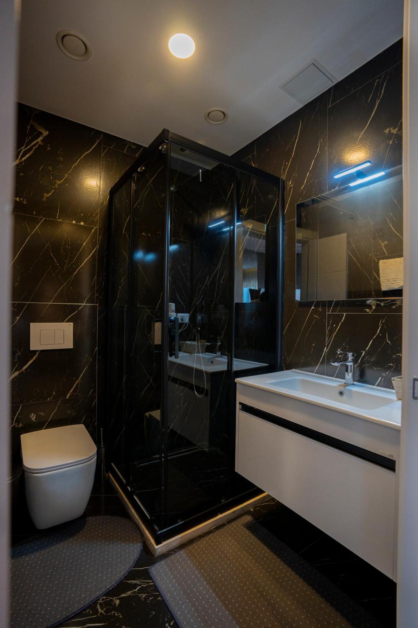 Hotel Chicago Shkoder Exterior photo